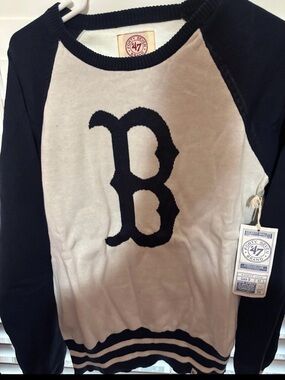 '47 Brand Black and Cream Raglan Sweatshirt with Signature Tag